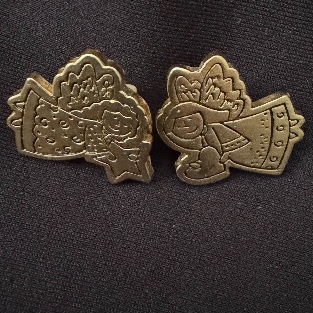 Set of 2 Vintage Guardian Angel Gold Tone Engraved Lapel Pins Brooches